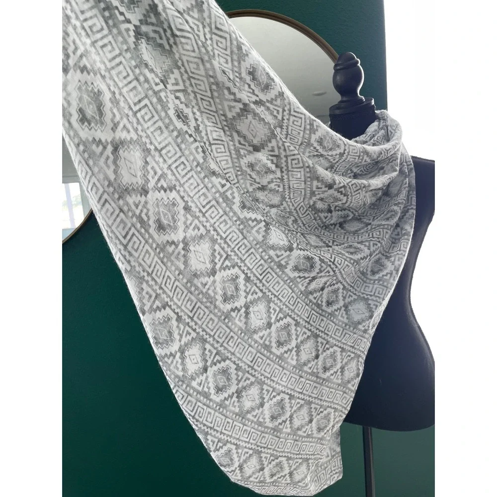 Lightweight Infinity Scarf Gray White Southwest‎ Geometric Print Boho Festival
